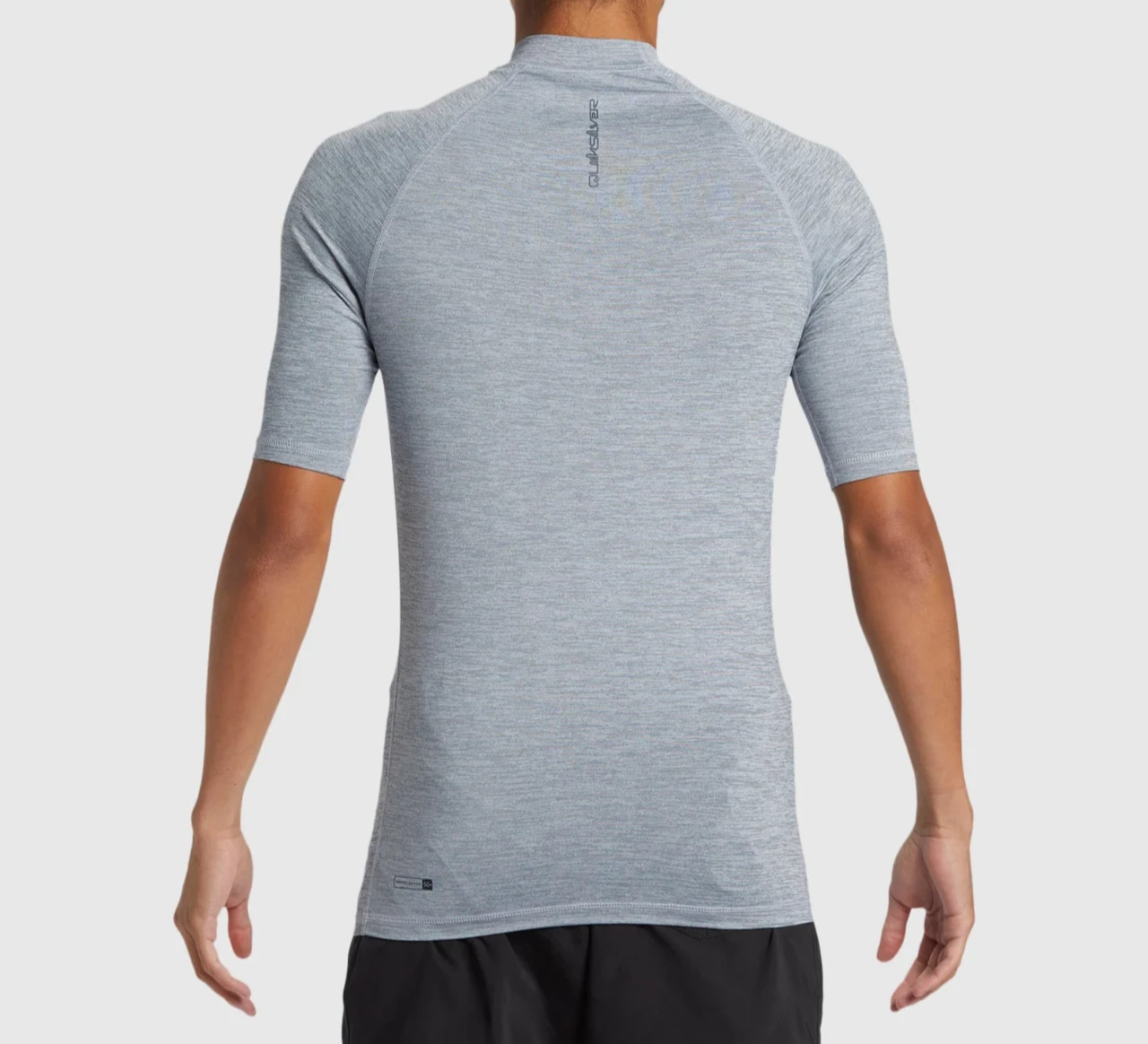 New Quiksilver Everyday Men’s Short Sleeve Rashie – UPF 50+   Size MEDIUM