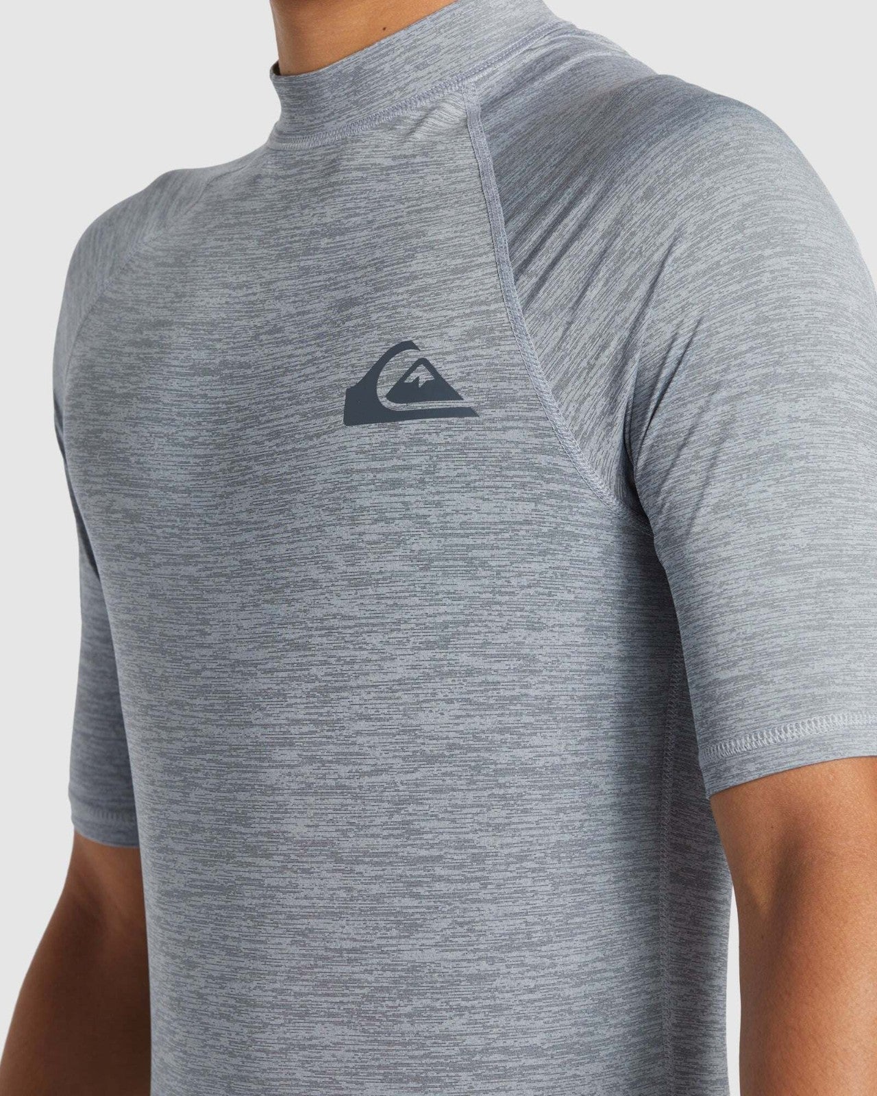 New Quiksilver Everyday Men’s Short Sleeve Rashie – UPF 50+   Size MEDIUM